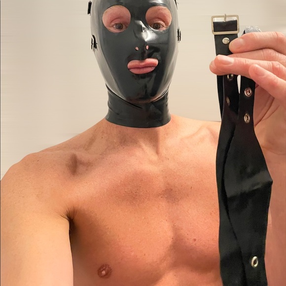 Latex Hood/Mask Rear Zip with Mouth, Eye Patches - Picture 4 of 4